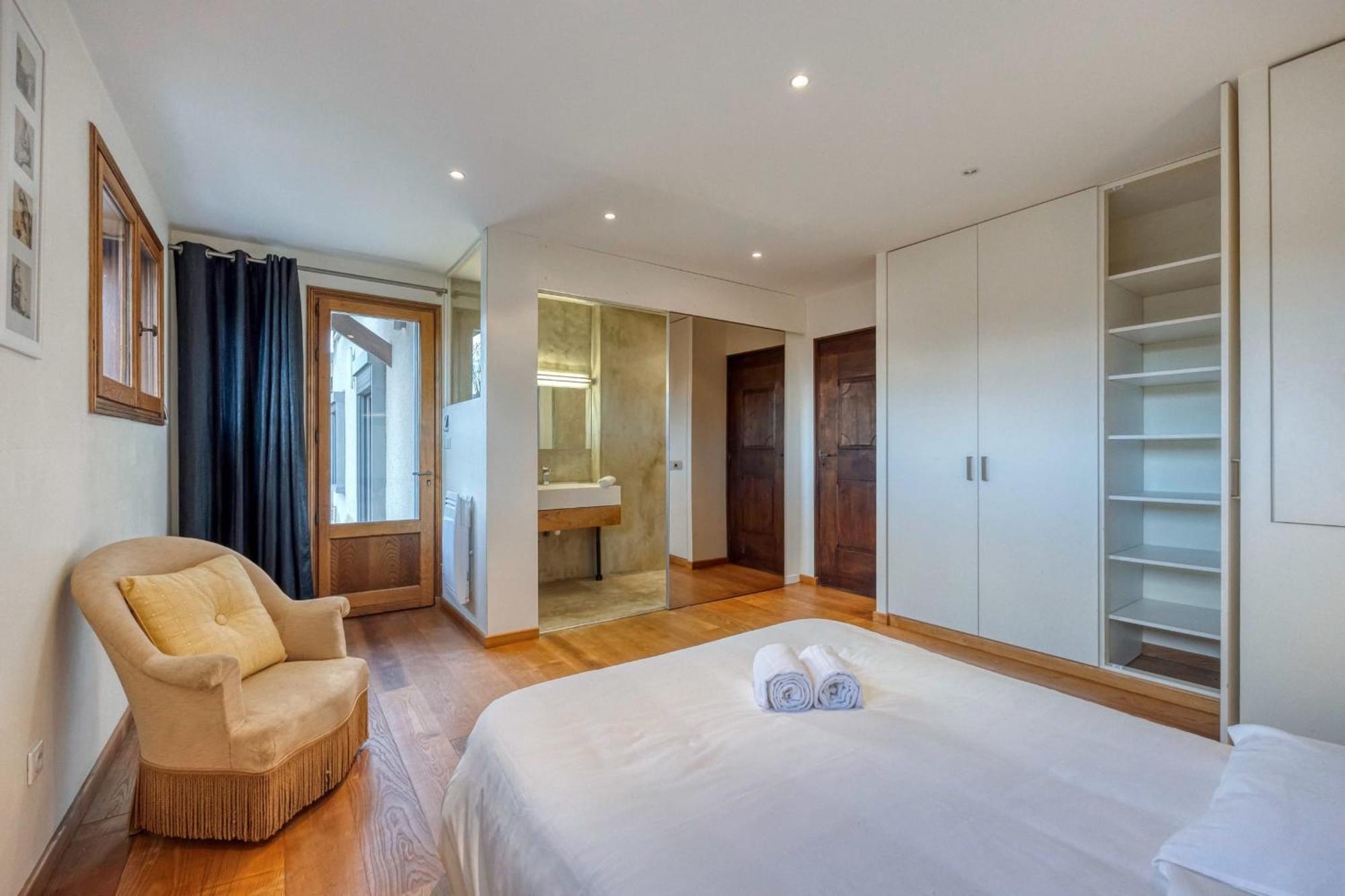 #Hp La Maison Des Lilas Large Family House Sleeps 12 Garden Seyssinet エクステリア 写真