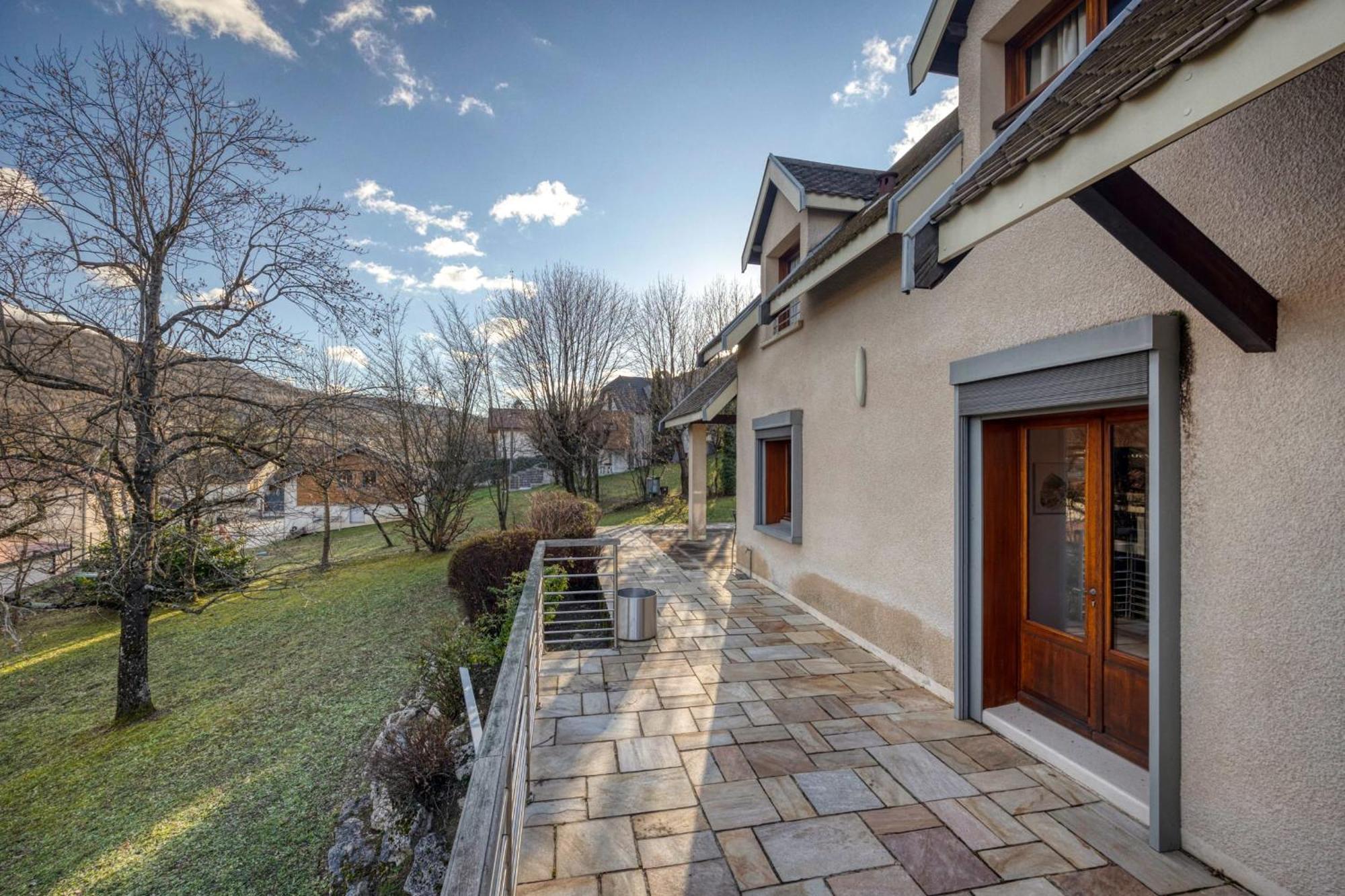 #Hp La Maison Des Lilas Large Family House Sleeps 12 Garden Seyssinet エクステリア 写真
