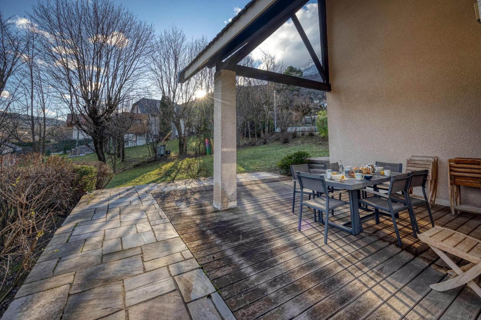 #Hp La Maison Des Lilas Large Family House Sleeps 12 Garden Seyssinet エクステリア 写真